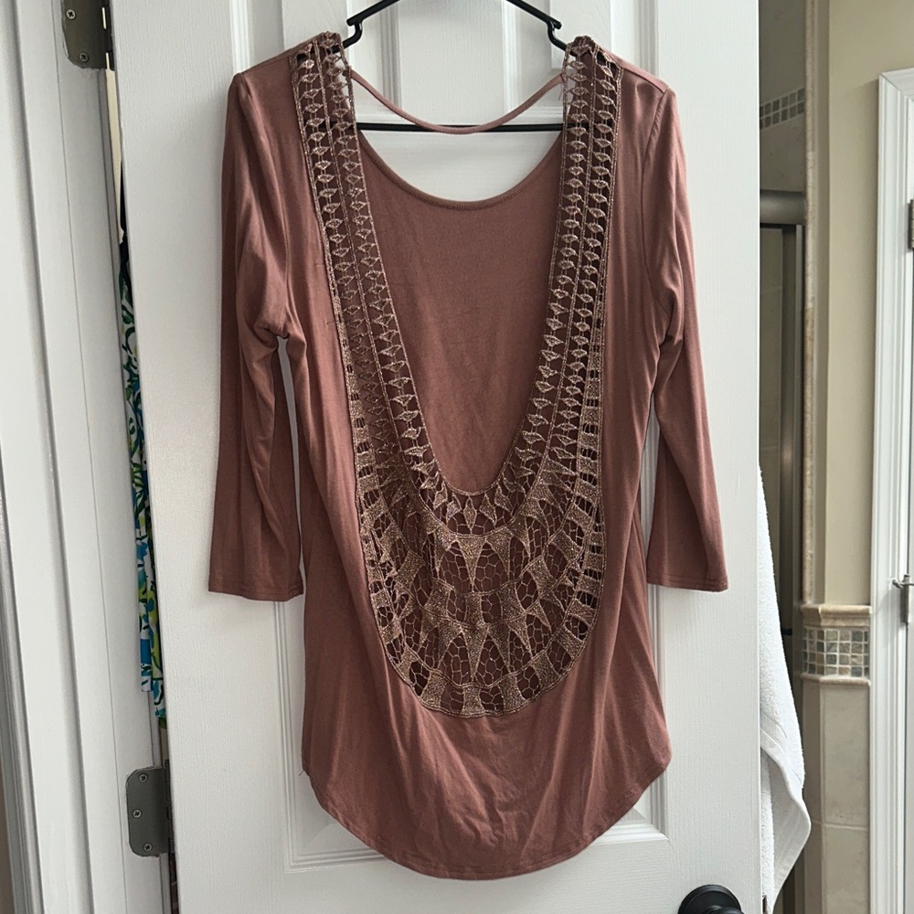 Open-back Mauve Quarter Sleeve Top